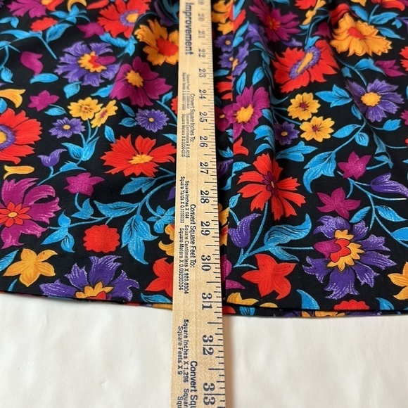 Vintage Intriguing threads moody florals midi skirt w/ elastic waist and pockets - Picture 7 of 8